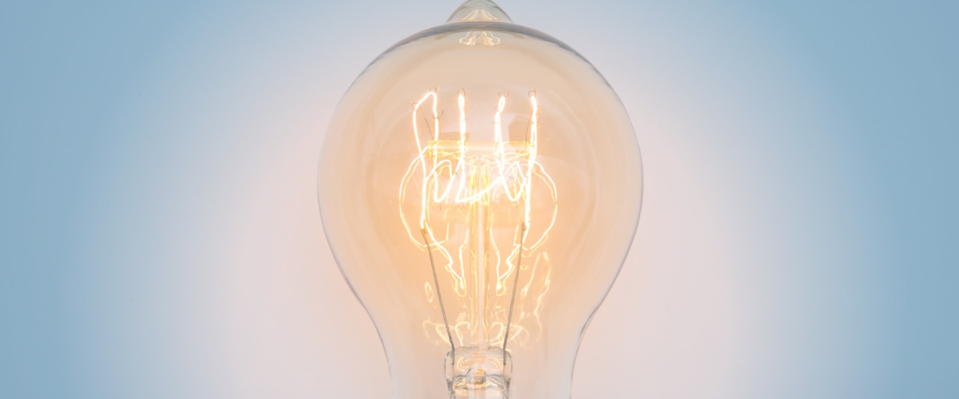 The Lifespan of Energy Efficient Lighting: A Comparison to Traditional Lighting